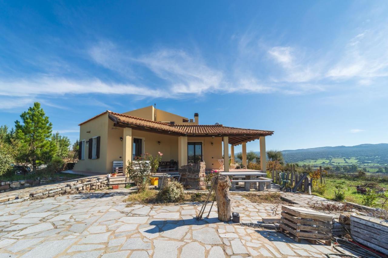 Villa Immersa Nella Natura Perfugas Exterior foto